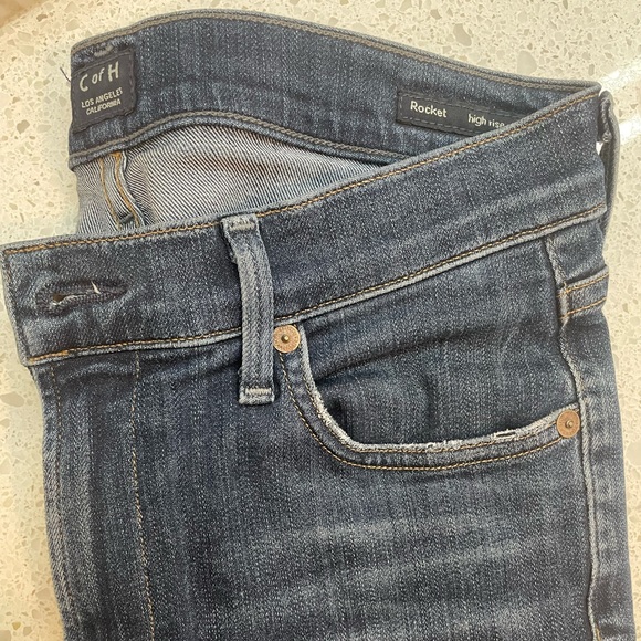 Citizens of Humanity Rocket Stepped Hem Denim - Picture 4 of 4